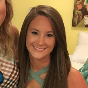 Meet your Posher, Holly